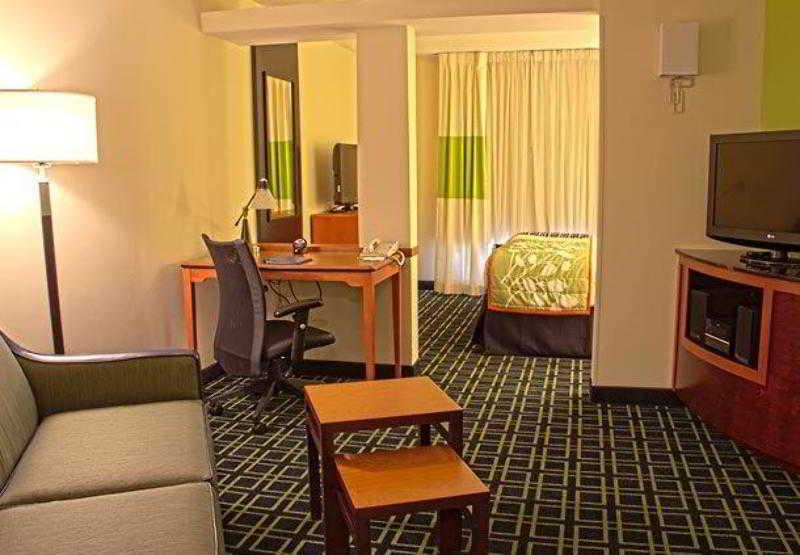 Fairfield Inn & Suites By Marriott Charleston Airport/Convention Center Room photo